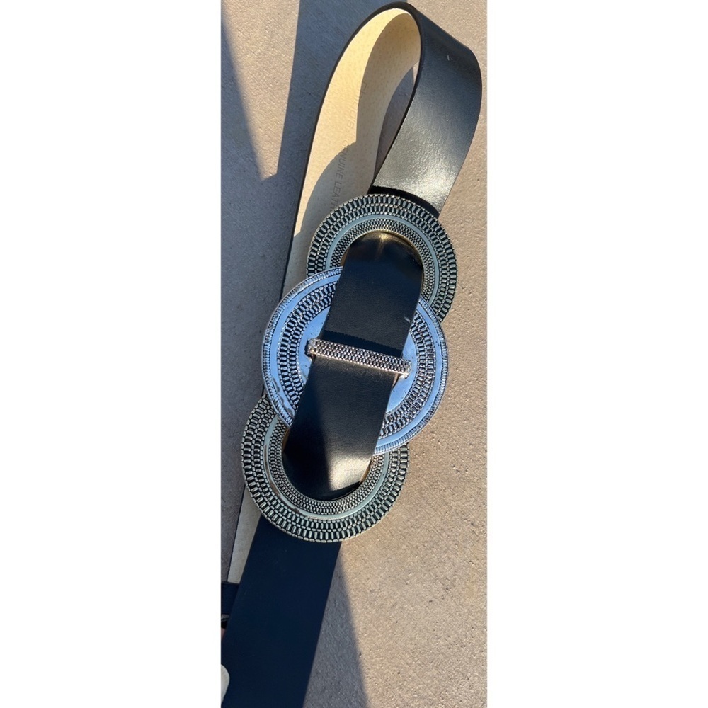 CHICO’S Black Leather Circular Belt